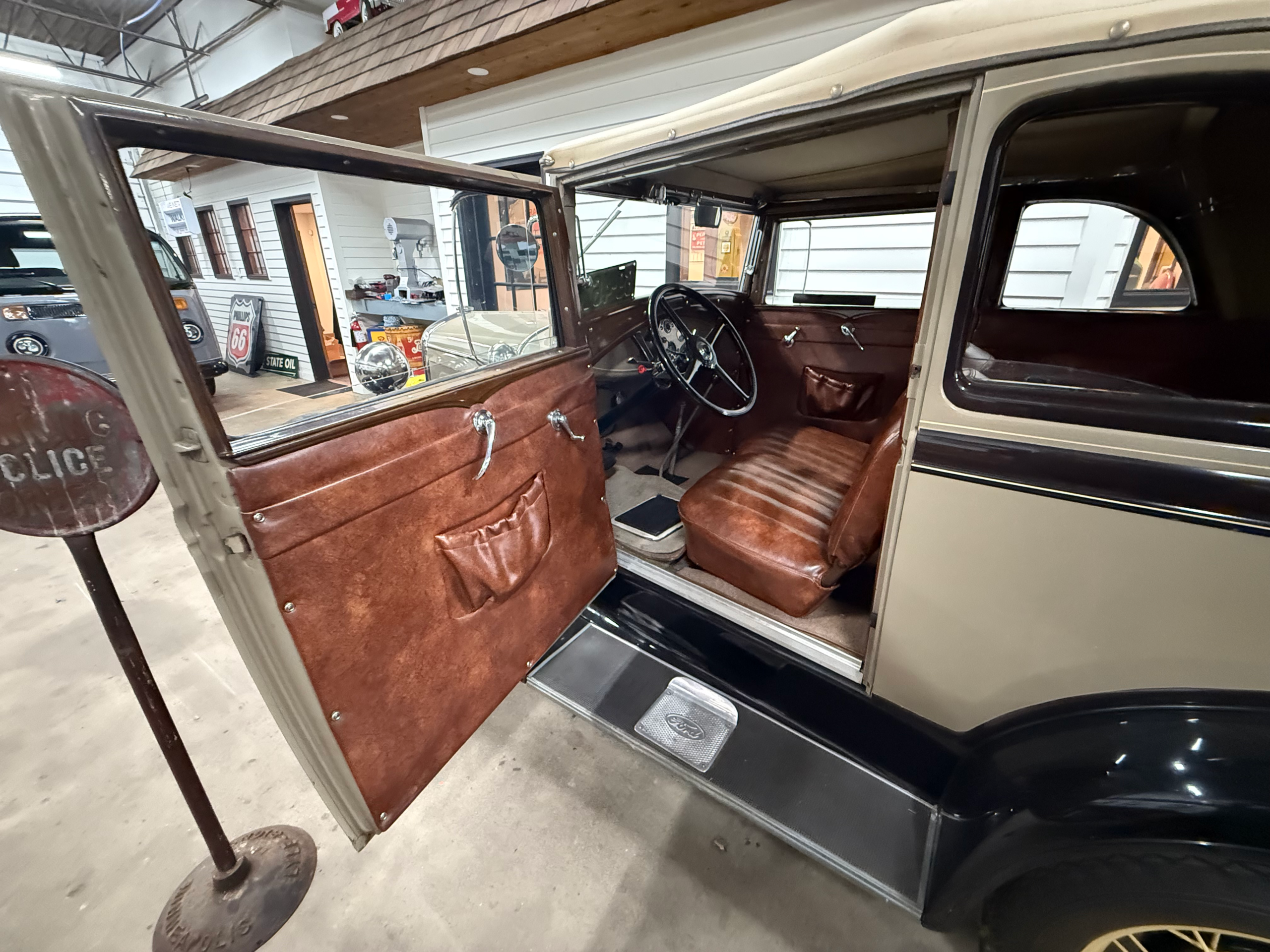 1931 Ford A400 - Image 13